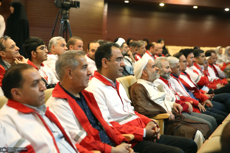 دیدار رییس و امدادگران جمعیت هلال احمر با سید حسن خمینی