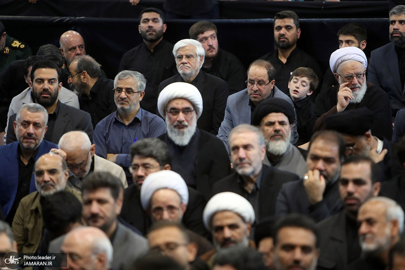 اقامه نماز رهبر معظم انقلاب بر پیکر رئیس جمهوری و یارانش