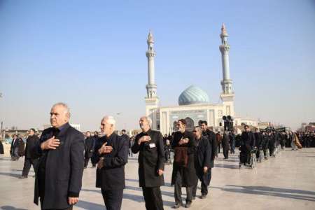 حرکت دسته عزاداری خادمان حرم حضرت معصومه(س) در سالروز شهادت امام موسی کاظم(ع)