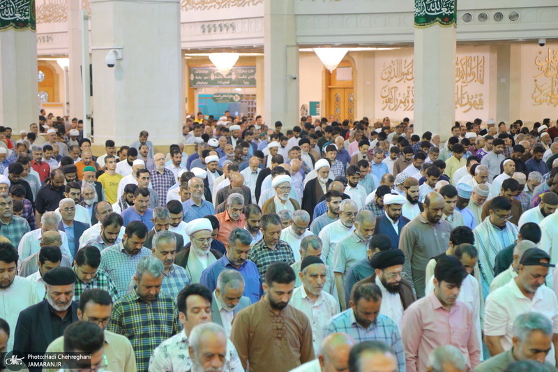 نماز عید سعید قربان در حرم مطهر حضرت معصومه(س)