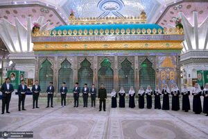 اجرای گروه سرود کودکان و نوجوانان بسیج سیدالشهدا (ع) اسلامشهر در حرم مطهر امام خمینی (س)