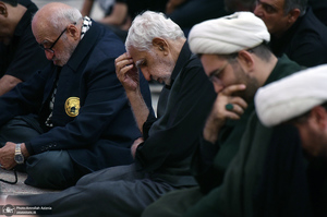 مراسم عزادارای شب عاشورا در حرم مطهر امام خمینی