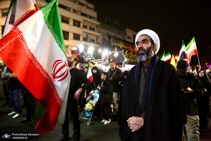 اجتماع مردمى در ميدان انقلاب