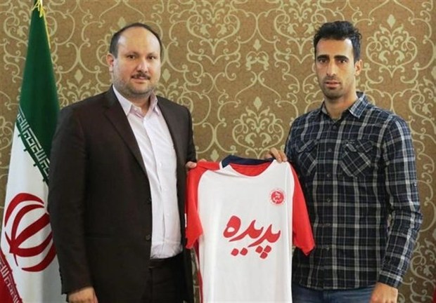 مهاجم ماشین‌سازی با تیم فوتبال پدیده به توافق رسید
