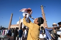 نماز عید فطر در مسجد تاریخی جامیا در دهلی نو هند (7)