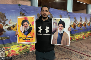 دسته عزاداری شیعیان کشمیر در آستانه تشییع پیکر شهید سید حسن نصرالله (ره)