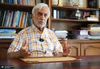  هاشمی طبا: بعضی اعضای دولت از جاهای دیگر دستور می‌گیرند! چگونه کسانی که منتسب به گروه‌های داخل کابینه هستند نسبت به آقای پزشکیان بدترین و اهانت‌آمیزترین رفتار را دارند؟ چنین وفاقی معنی ندارد