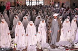 جشن عبادت جمعی از دانش آموزان منطقه 19 شهر تهران در جوار حرم امام خمینی(س)