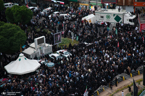 تجمع مردمی در سوگ شهادت رئیس جمهوری و هیات همراه در میدان ولیعصر (عج)