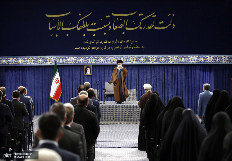 دیدار جمعی از پرستاران و خانواده‌ شهدای مدافع سلامت با رهبر معظم انقلاب