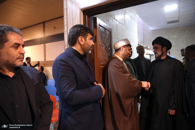 مراسم بزرگداشت احسان صابری در حرم امام خمینی (س)