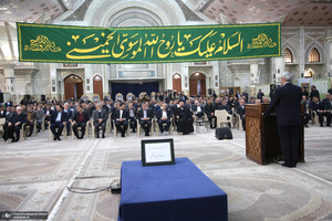 دیدار وزیر اقتصاد  جمعی از مدیران بانک ها با سید حسن خمینی