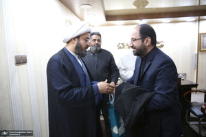 دیدار علی کمساری با شیخ الهاشمی رئیس موسسه الغری در نجف