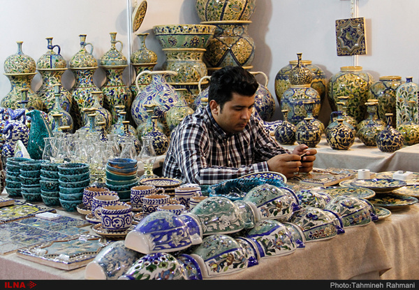 مشارکت بخش خصوصی موجب رونق تولیدات صنایع دستی می‌شود