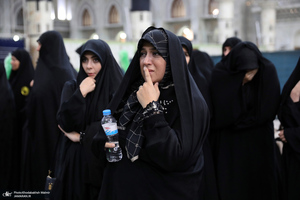 مراسم تشییع و تدفین همسر آیت الله موسوی بجنوردی (ره) در حرم امام خمینی (س)-2