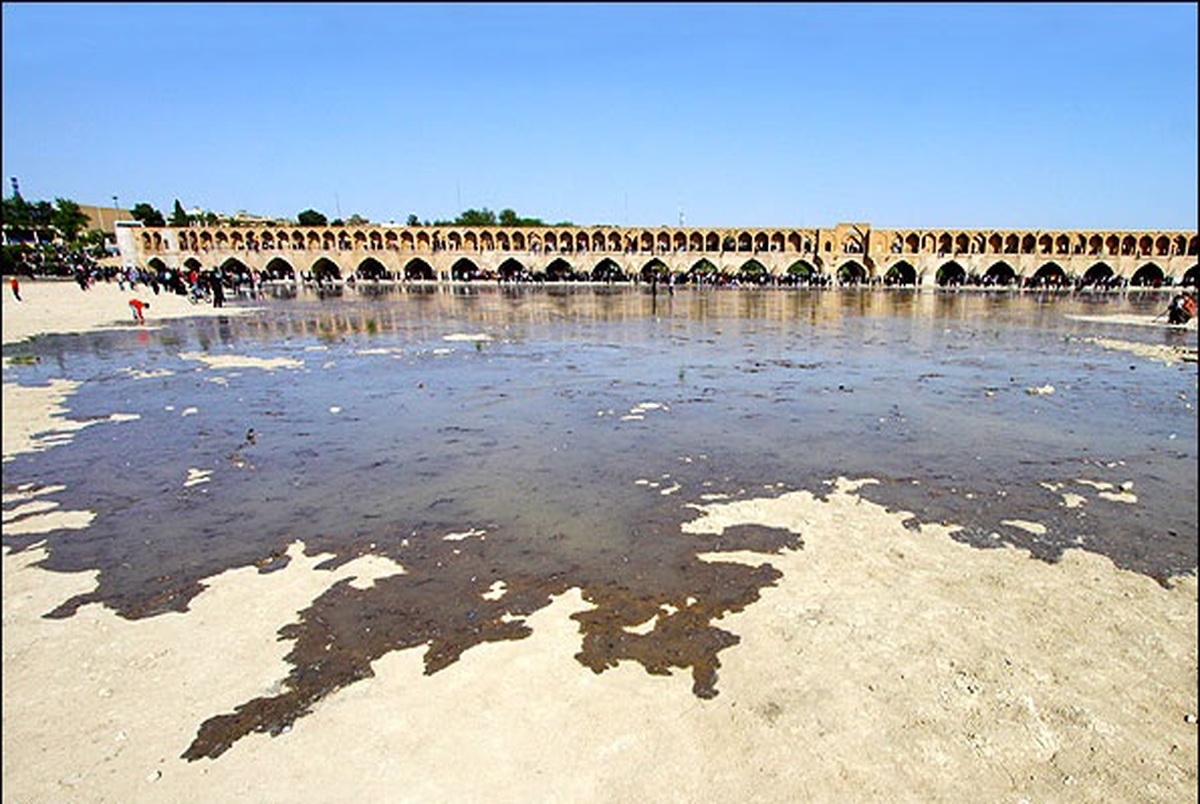 زاینده رود جمعه پر آب می شود