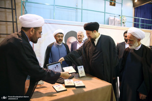 آیین رونمایی از نسخه جدید نرم افزار مجموعه آثار امام خمینی(ره) در حسینیه جماران