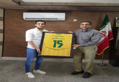 مدافع صنعت نفت آبادان قراردادش را تمدید کرد+ عکس
