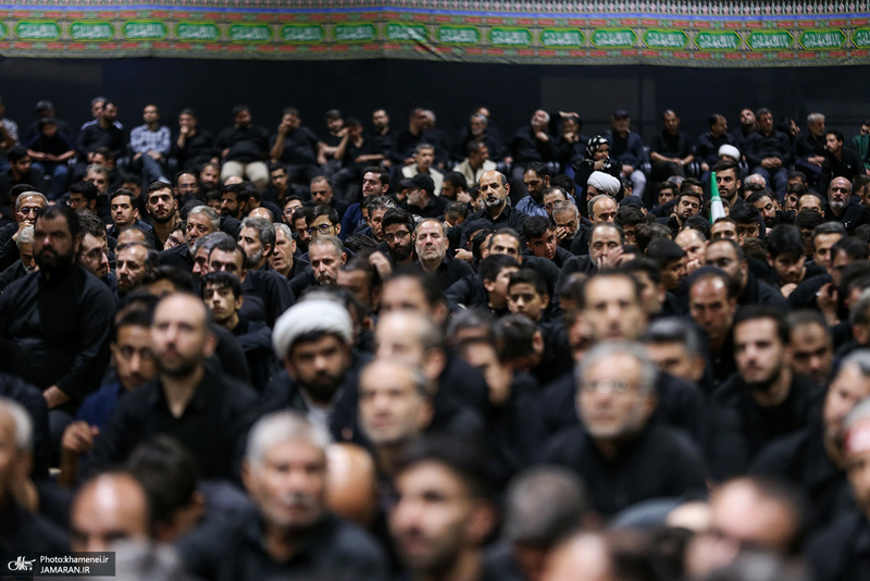 اولین شب مراسم عزاداری ماه محرم در جوار محل عروج ملکوتی قائد شهید انقلاب