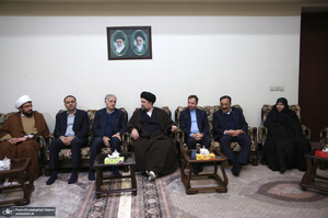 دیدار مدیرعامل و مدیران بانک دی با سید حسن خمینی