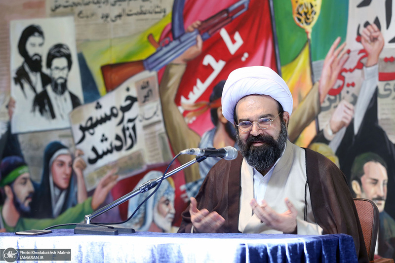 تجدید میثاق اساتید و دانشجویان پژوهشکده امام خمینی و انقلاب اسلامی با آرمان های بنیانگذار جمهوری اسلامی