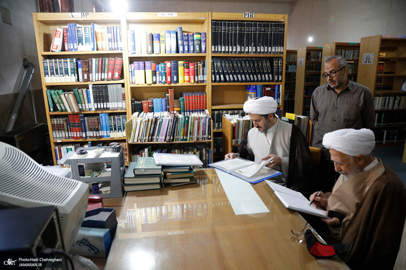 بازدید آیت الله العظمی جوادی آملی از کتابخانه موسسه امام جعفرصادق (ع)