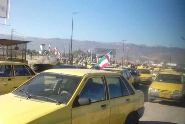 رژه خودرویی در یاسوج به مناسبت گرامیداشت ورود تاریخی امام برگزار شد