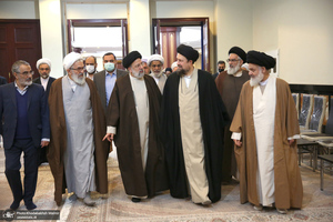 حاشیه تجدید میثاق اعضای مجلس خبرگان رهبری با آرمان های امام خمینی (س)