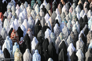 مراسم اقامه تماز عید سعید فطر دز امام زاده پنج تن