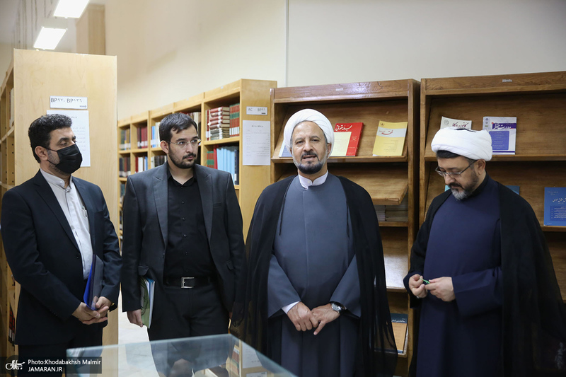 بازدید رئیس موسسه تنظیم و نشر آثار امام خمینی (س) از کتابخانه پژوهشگاه قوه‌قضاییه