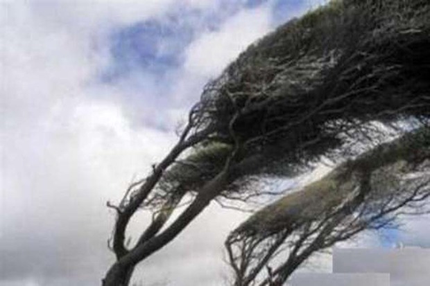سرعت باد در قزوین به 79 کیلومتر رسید
