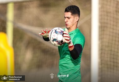 حواشی بازی پرسپولیس و سپاهان؛ شعار علیه درویش و دلار با عکس نیازمند!