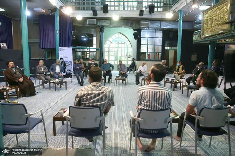 نشست صمیمانه دست اندر کاران و عوامل فیلم مستند «احمد» با سید حسن خمینی