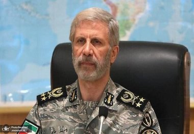 فرمانده کل ارتش: راهی جز قوی و مقتدر شدن نداریم/ ما در منطقه‌ای زندگی می‌کنیم که رژیم اشغالگر و کودک کشی در آن وجود دارد که دکترین‌اش این است که هیچ کشوری نباید از او قوی‌تر و بالاتر باشد