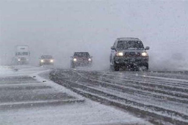 جاده‌های استان‌تهران مه گرفته و لغزنده است