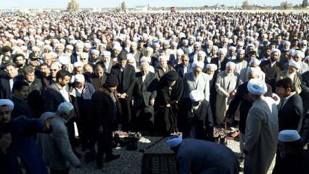 پیکر امام جمعه فقید اهل سنت بندرترکمن تشییع شد