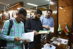 بازدید جمعی از دانشجویان بین‌الملل دانشگاه علامه طباطبایی به عنوان سفیران تمدن اسلامی از جماران