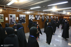 بازدید جمعی از دانشجویان مدارس امامیه پاکستان از بیت امام خمینی (س) در جماران