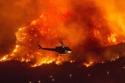 کالیفرنیای آمریکا همچنان در آتش می سوزد