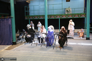 بازدید جمعی از گردشگران خارجی از بیت امام خمینی در جماران‎‎