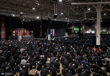 دومین شب مراسم عزاداری حضرت اباعبدالله الحسین(ع) از طرف رهبر انقلاب برگزار شد