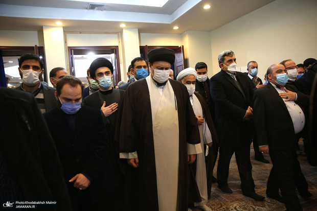 وداع با پیکر مطهر شهید محسن فخری زاده در حرم امام خمینی(س)