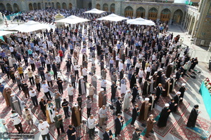 نماز عید سعید فطر در حرم حضرت فاطمه معصومه(س)