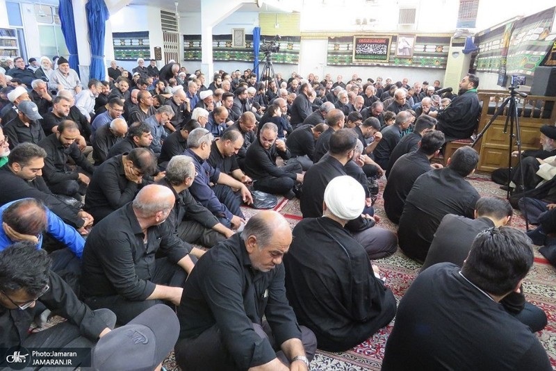 مراسم عزاداری ظهر عاشورا در دفتر آیت‌الله العظمی صانعی(ره)