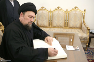 حضور سید حسن خمینی در سفارت واتیکان