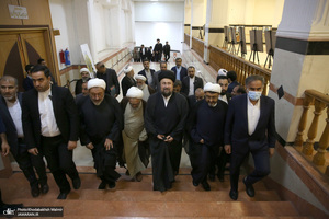 بازدید آیت الله نور مفید از نمایشگاه وکلای شرعی امام خمینی (س)