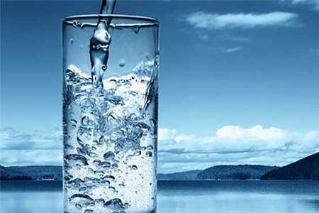 جمعی از بازاریان و موثران شاهرود خواستار پیگیری انتقال آب قطری شدند