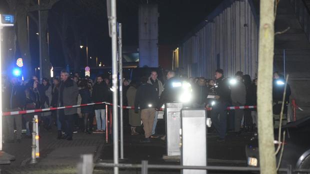 5 کشته و زخمی در تیراندازی در سالن نمایش در برلین+ تصاویر
