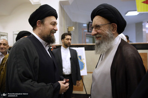 بازدید آیت الله نور مفید از نمایشگاه وکلای شرعی امام خمینی (س)