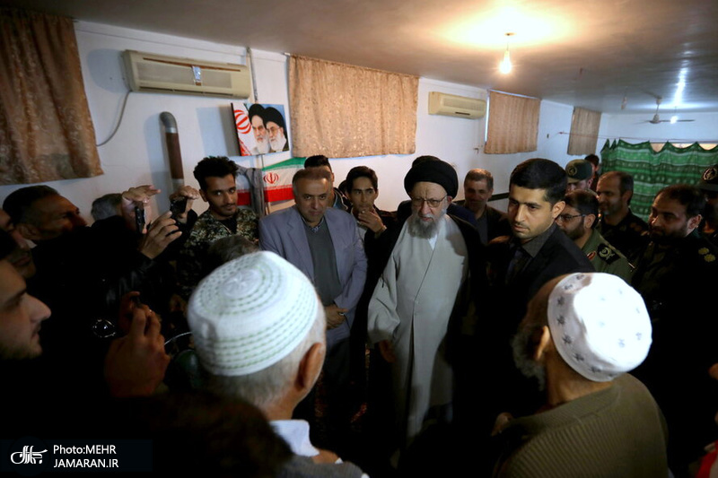 حضور آیت الله نورمفیدی در  محل اسکان موقت سیل زدگان
